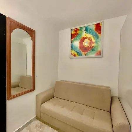 Cozy Midtown Studio In U6